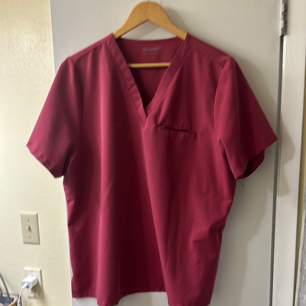 Mandala Women's V-Neck Scrub Top - dark pink